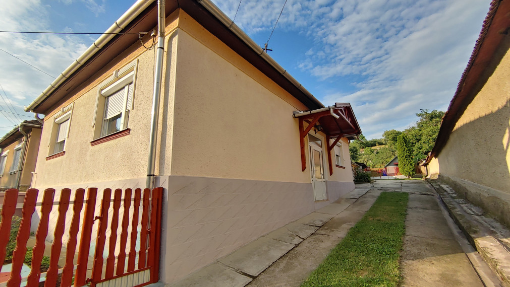 Szuhogy - 1h od KE - krásny RD po rekonštrukcii s veľkým pozemkom