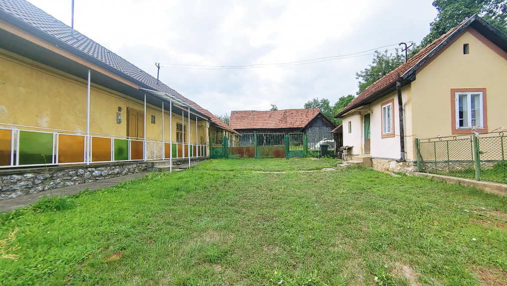 AGGTELEK - RD s novou strechou a 1ha pozemkom len 8km od hraníc