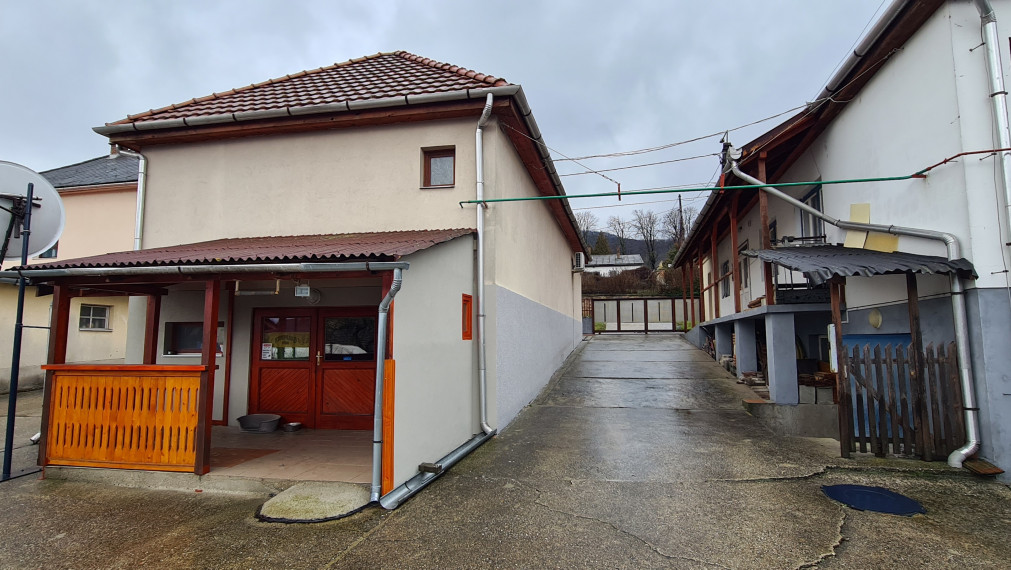 Sátoraljaújhely - 2 domy na jednom pozemku vhodné na podnikanie aj bývanie