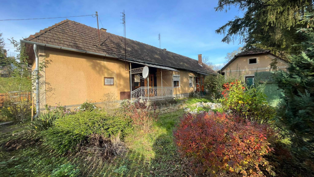 TORNASZENTJAKAB- 3 izbový rodinný dom s letnou kuchyňou