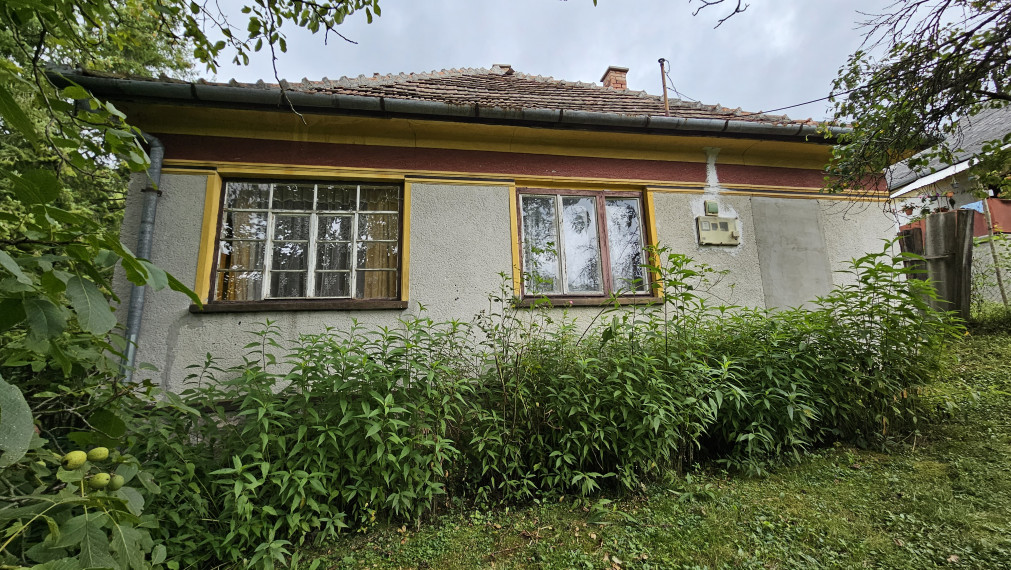 Vágáshuta - 3 izbový rodinný dom, pôvodný stav, nádherné prostredie