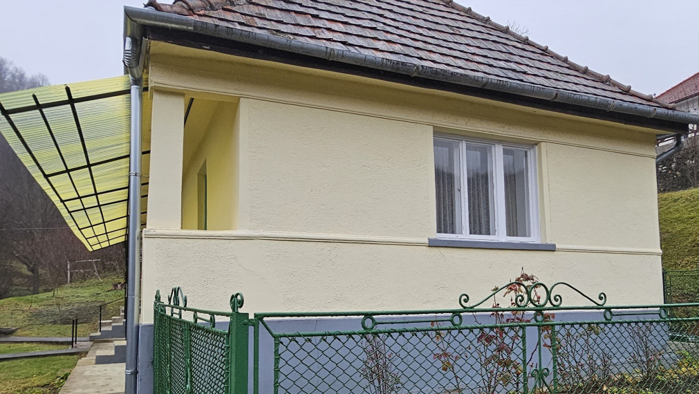 VÁGÁSHUTA 2 izbový vidiecky rodinný dom