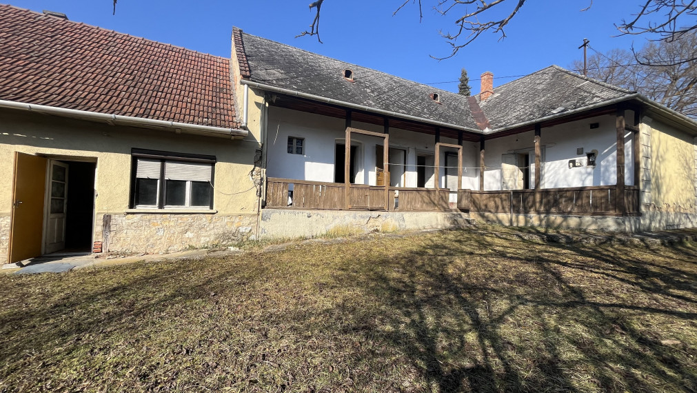 Szőlősardó - 3 izbový rodinný dom s 30á pozemkom