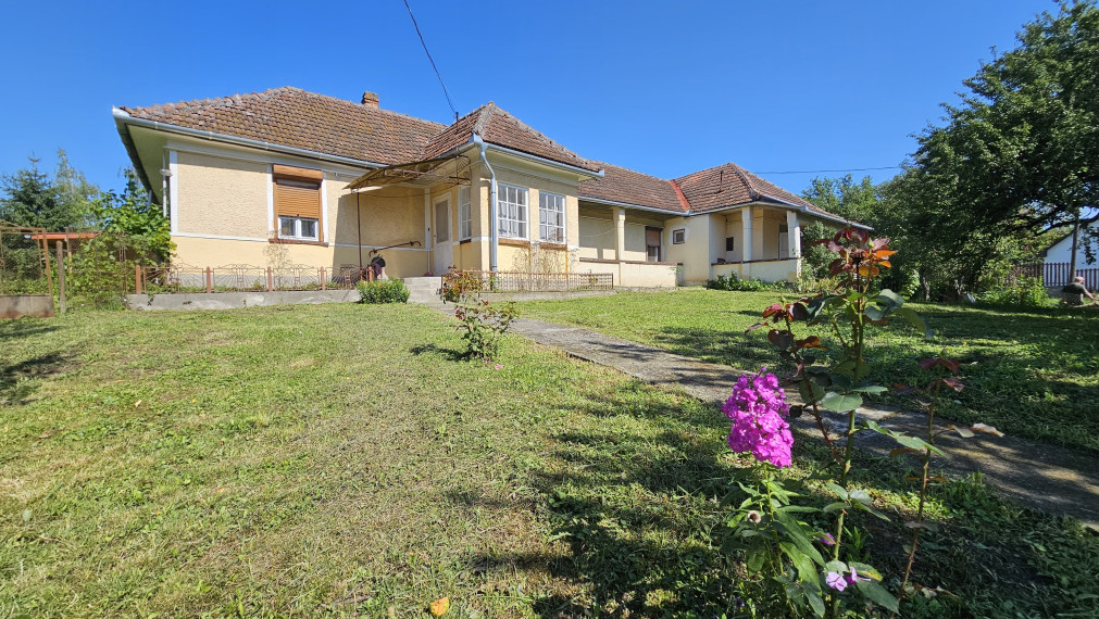 Bózsva - 3 nehnuteľnosti na veľkom pozemku