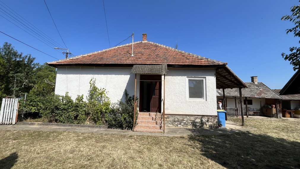 Hidvégardó - 2 izbový rodinný dom, plastové okná