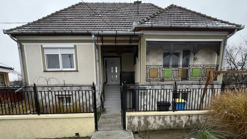 Meszes - pekný 3 izbový dom vo výbornom stave v tichej uličke