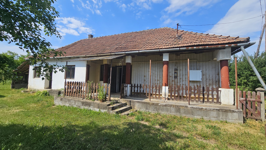 Hidasnémeti - 2 izbová chalupa na peknom veľkom pozemku blízko Košíc
