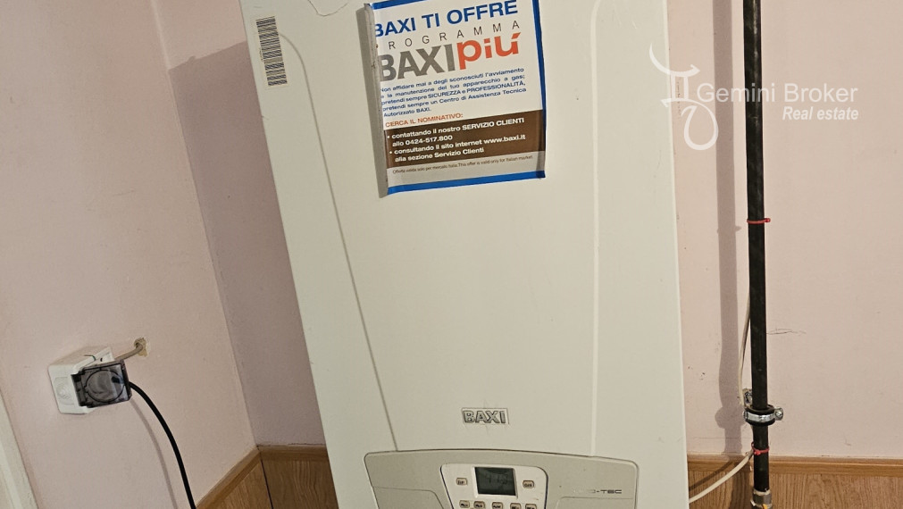 Szalonna - 6 izbový dvojgeneračný rodinný dom, výborný stav