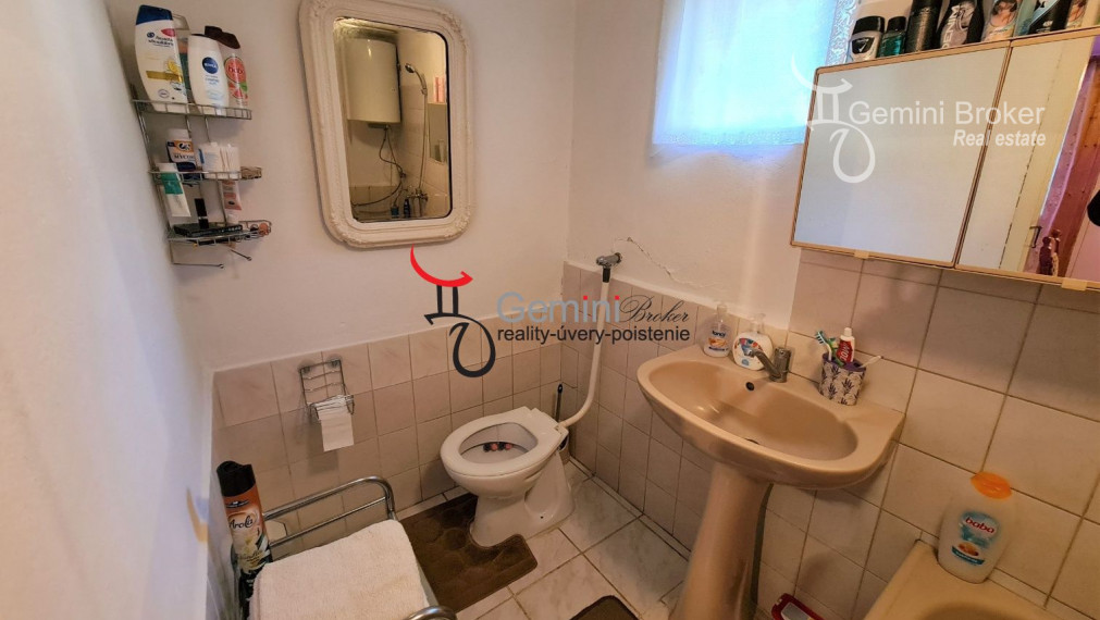 GEMINIBROKER v obci FONY 4 izbový rekonštruovaný dom