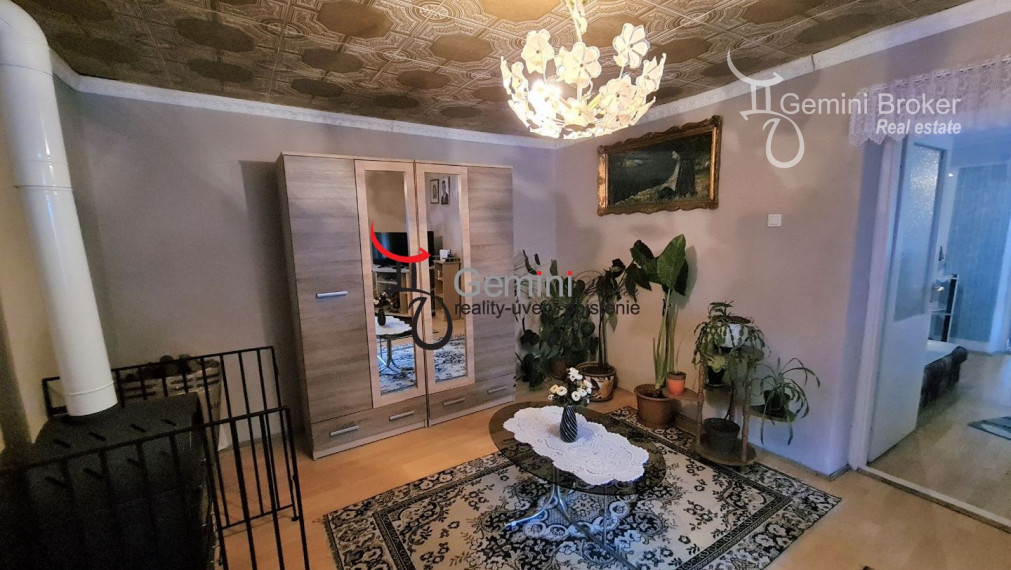 GEMINIBROKER v obci FONY 4 izbový rekonštruovaný dom