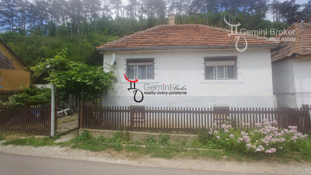 GEMINIBROKER Vám ponúka malý obyvateľný domček v obci Szinpetri