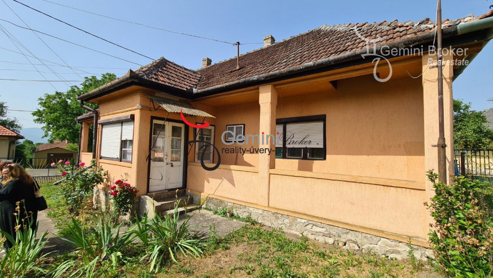 GEMINIBROKER v obci Vilyvitány ponúka 2 izbový rodinný dom vo veľmi dobrom stave