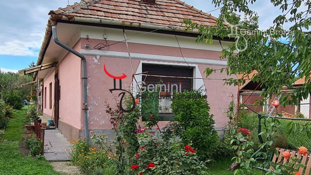 GEMINIBROKER v obci Gönc ponúka pekný 3,5 izbový dom v tichej uličke v centre obce