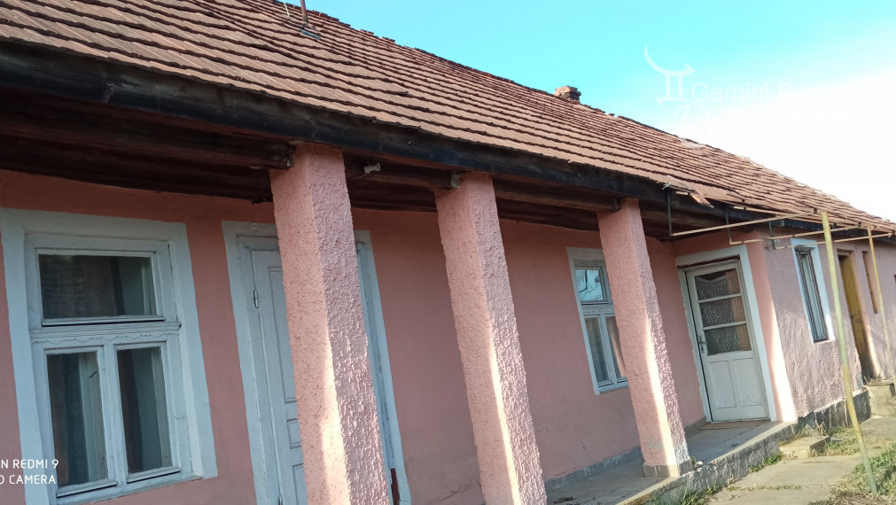 Gagybátorban felujitando hétvégi ház elado