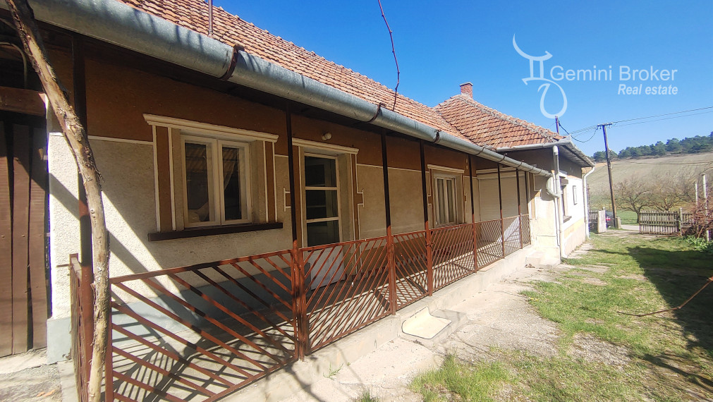 MARTONYI len 2km od vodnej nádrže Rakaca - Maďarsko