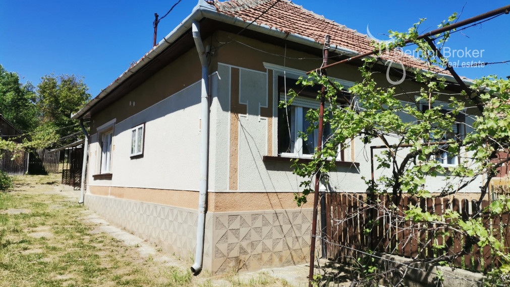 MARTONYI len 2km od vodnej nádrže Rakaca - Maďarsko