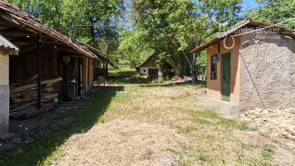MARTONYI len 2km od vodnej nádrže Rakaca - Maďarsko