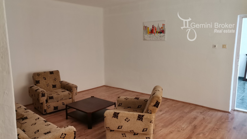 MARTONYI len 2km od vodnej nádrže Rakaca - Maďarsko