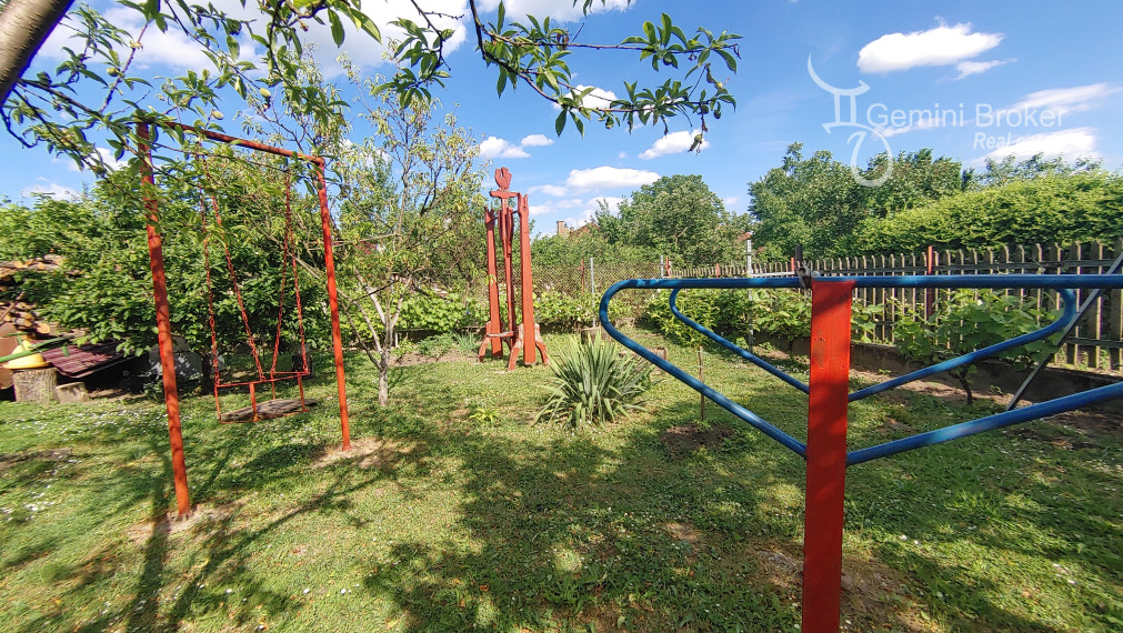 Szendrő - krásny 2-generačný rodinný dom od GEMINIBROKER