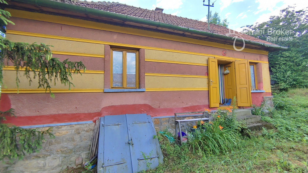 Felsőtelekes - 2 domy na veľkom pozemku len 30km od hraníc