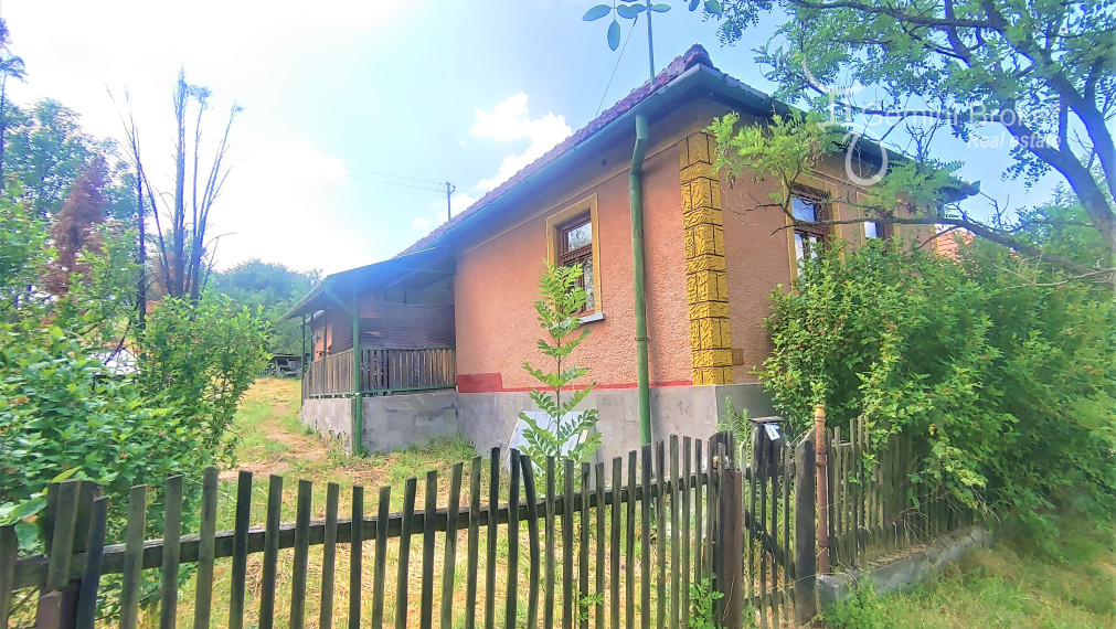 Felsőtelekes - 2 domy na veľkom pozemku len 30km od hraníc