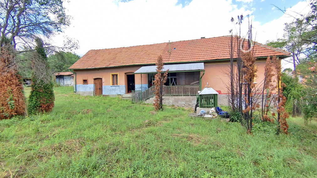Felsőtelekes - 2 domy na veľkom pozemku len 30km od hraníc