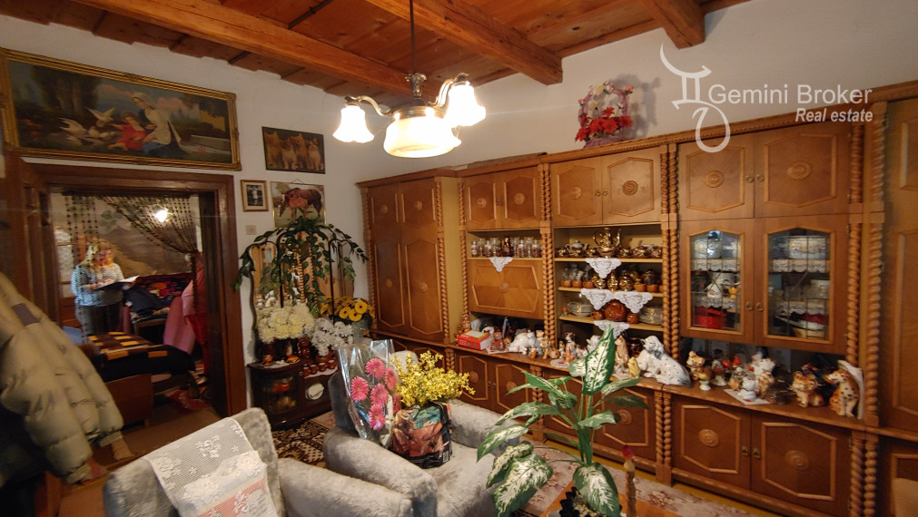 Felsőtelekes - 2 domy na veľkom pozemku len 30km od hraníc