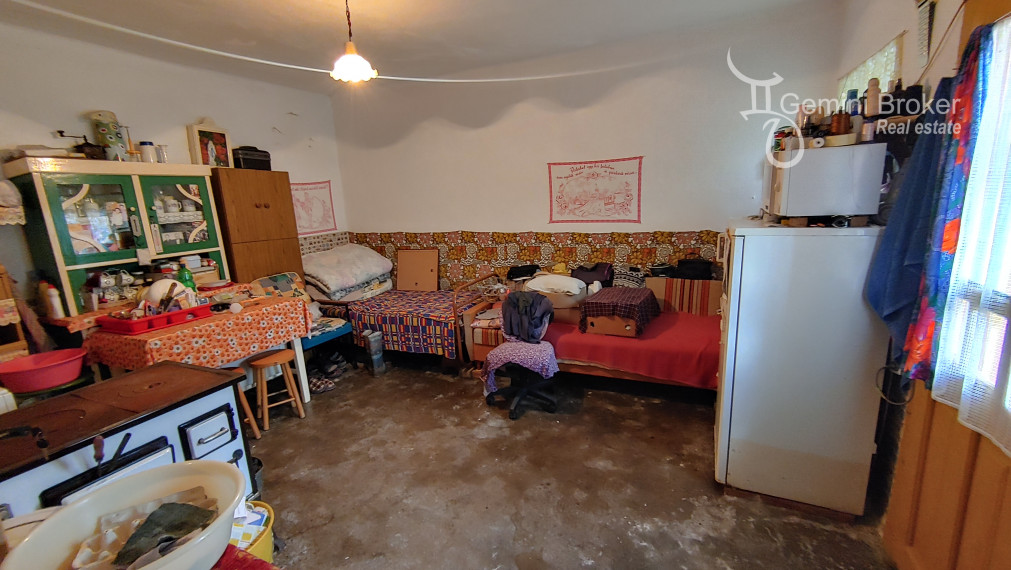 Felsőtelekes - 2 domy na veľkom pozemku len 30km od hraníc