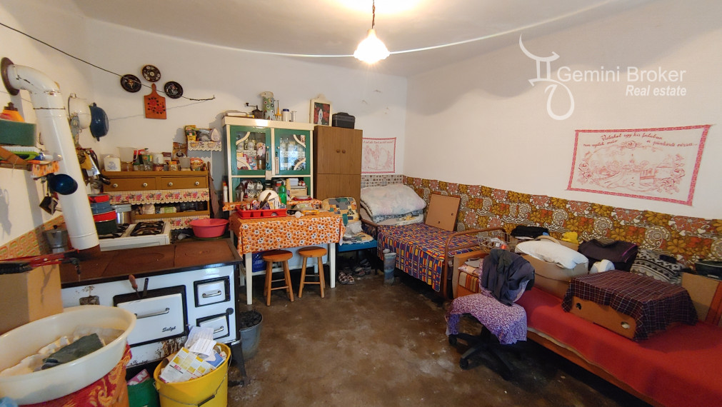 Felsőtelekes - 2 domy na veľkom pozemku len 30km od hraníc