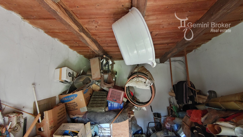 Felsőtelekes - 2 domy na veľkom pozemku len 30km od hraníc