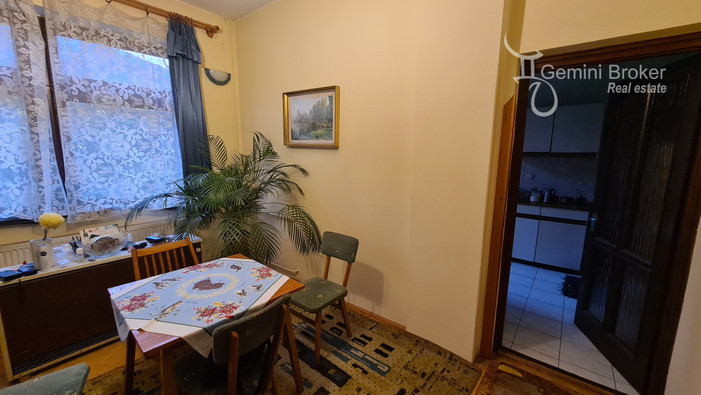 Sátoraljaújhely - 7 izbový  3 generačný rodinný dom v centre