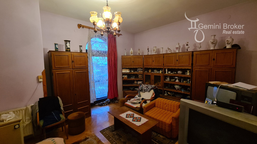 Sátoraljaújhely - 7 izbový  3 generačný rodinný dom v centre