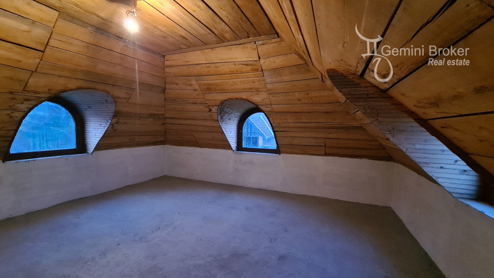 Sátoraljaújhely - 7 izbový  3 generačný rodinný dom v centre