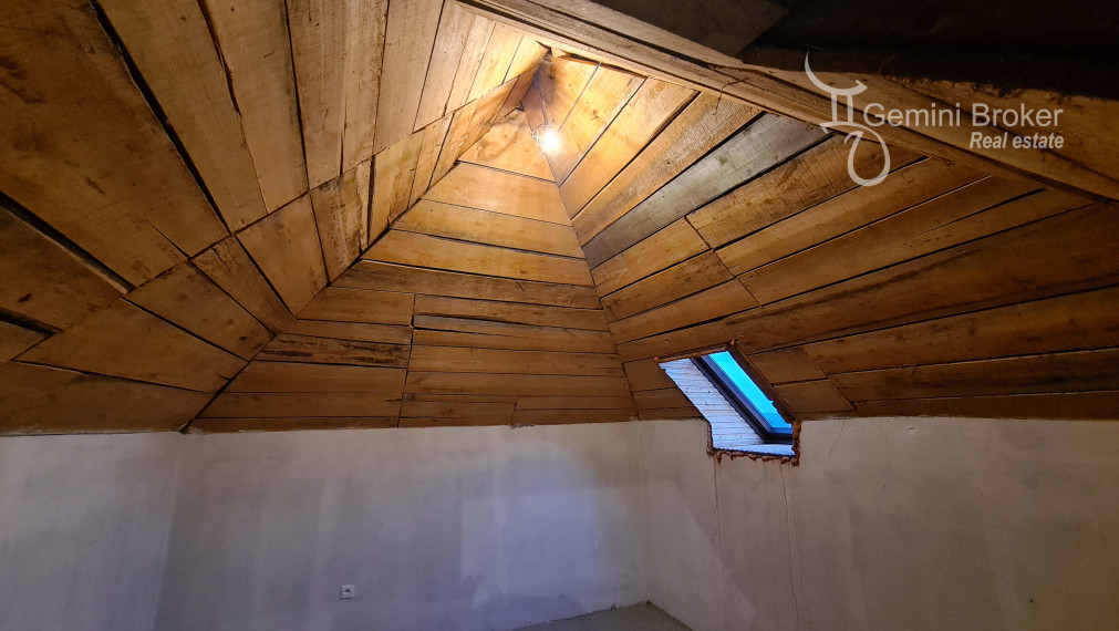 Sátoraljaújhely - 7 izbový  3 generačný rodinný dom v centre