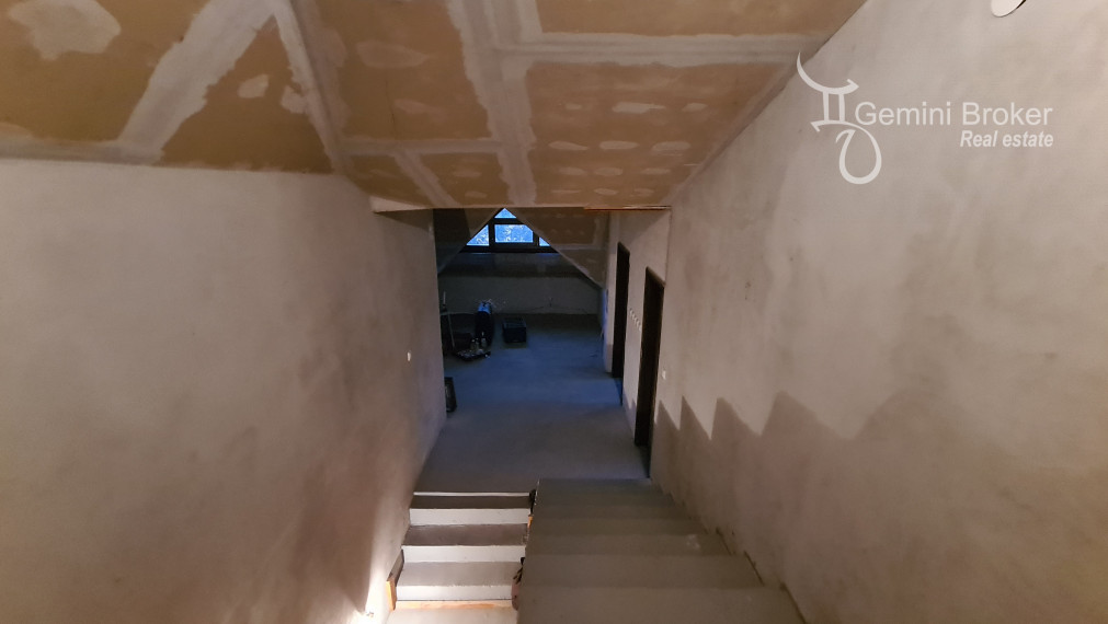 Sátoraljaújhely - 7 izbový  3 generačný rodinný dom v centre