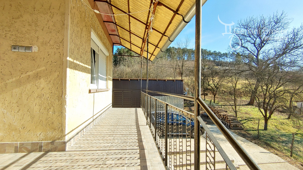 Luxusný 4-izbový rodinný dom s balkónom v turistickej časti mesta Szendrő