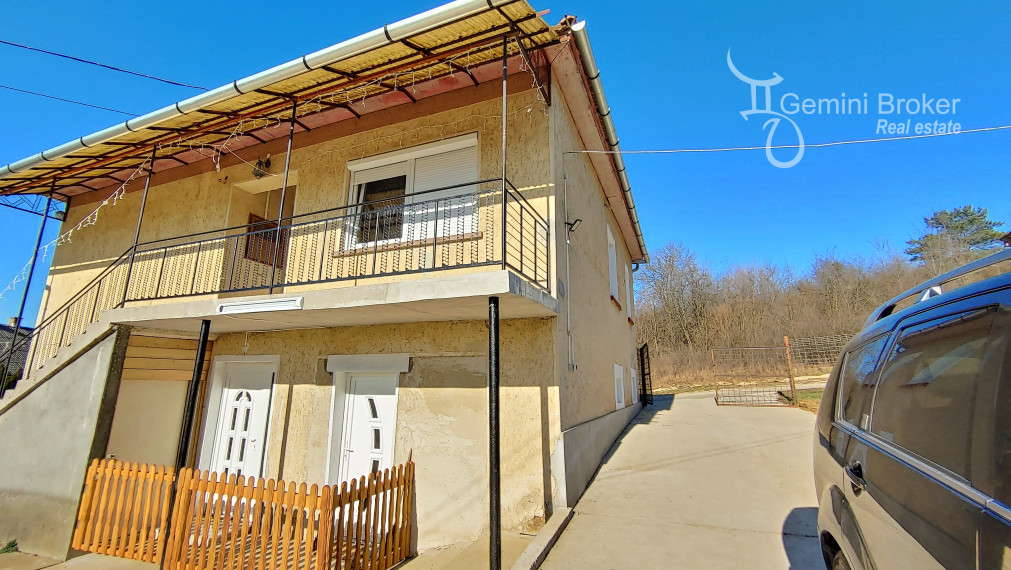 Luxusný 4-izbový rodinný dom s balkónom v turistickej časti mesta Szendrő