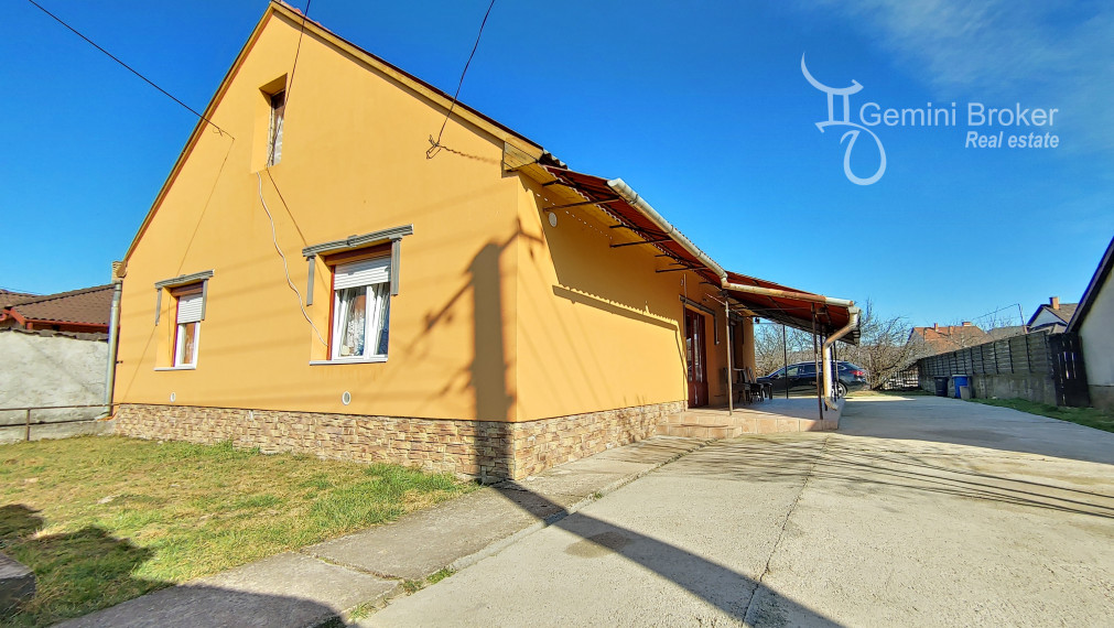 Zateplený 3-izb RD po rekonštrukcii s garážou a terasou v meste SZENDRŐ - 1h od KE a RV