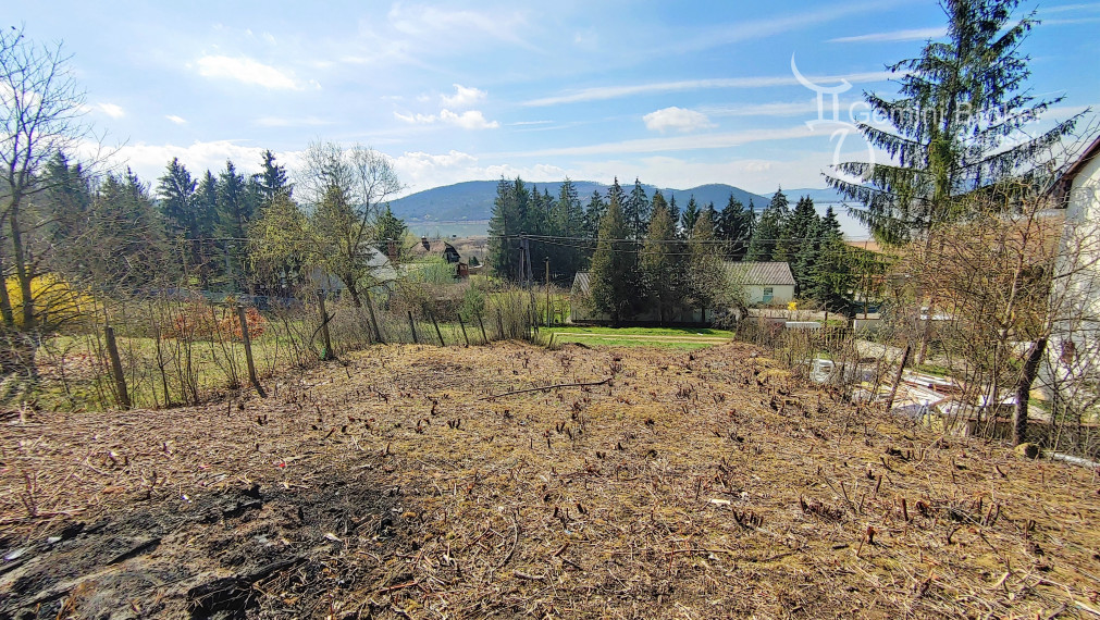 Szalonna - stavebný pozemok s výhľadom na celé jazero Rakaca