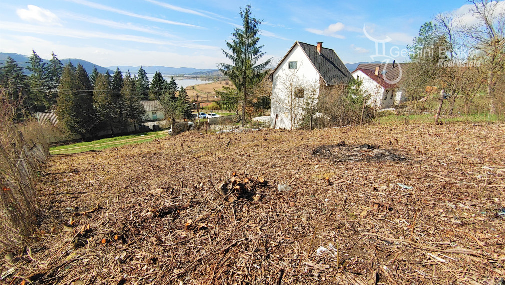 Szalonna - stavebný pozemok s výhľadom na celé jazero Rakaca