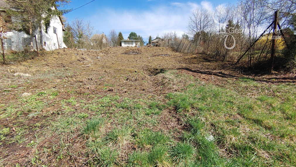 Szalonna - stavebný pozemok s výhľadom na celé jazero Rakaca