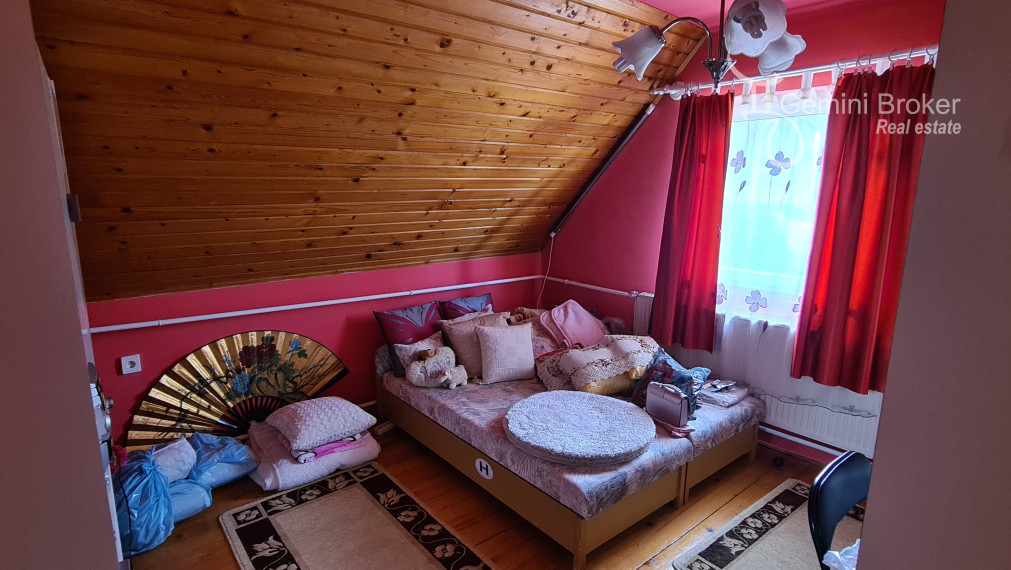 Znížená cena! Sátoraljaújhely - 6 izbový rodinný dom pre náročných v centre so súkromím