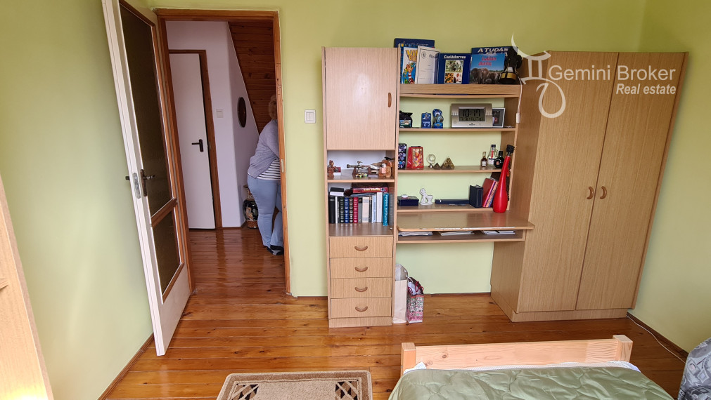 Znížená cena! Sátoraljaújhely - 6 izbový rodinný dom pre náročných v centre so súkromím