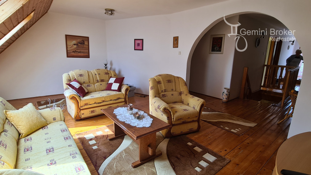 Znížená cena! Sátoraljaújhely - 6 izbový rodinný dom pre náročných v centre so súkromím