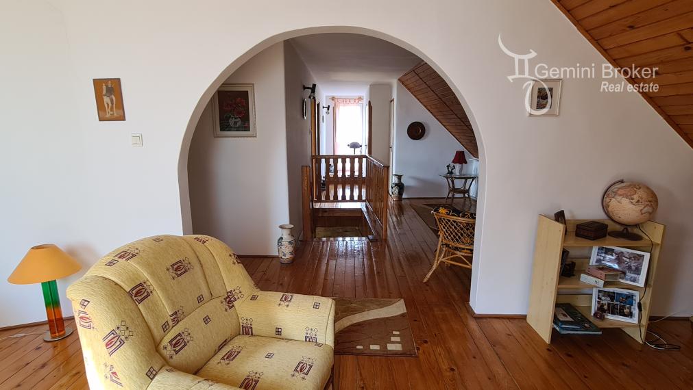 Znížená cena! Sátoraljaújhely - 6 izbový rodinný dom pre náročných v centre so súkromím