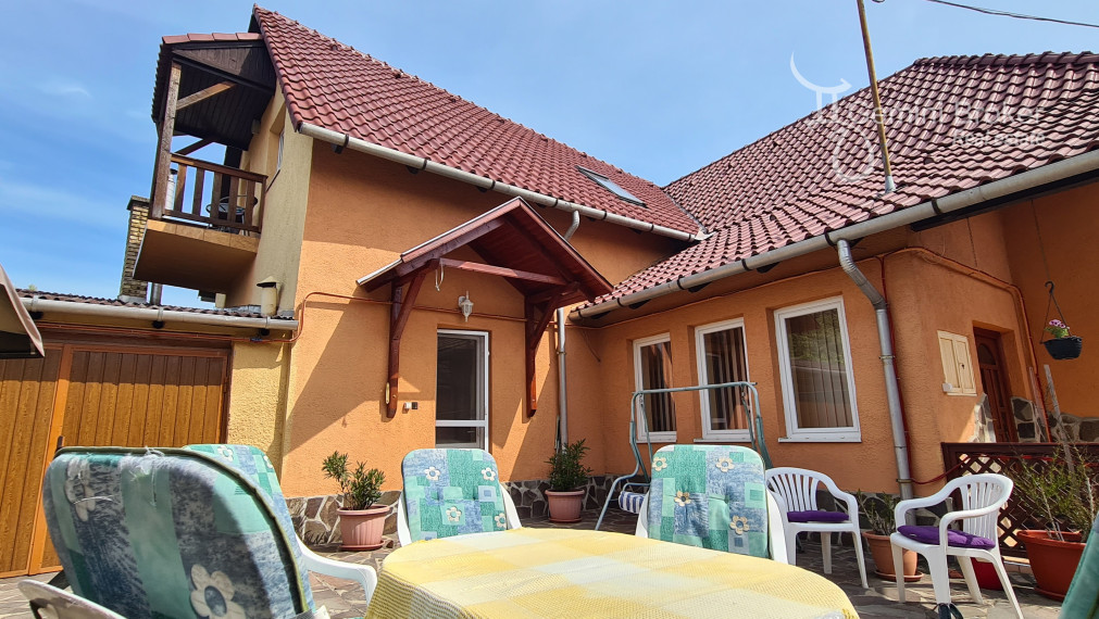 Znížená cena! Sátoraljaújhely - 6 izbový rodinný dom pre náročných v centre so súkromím