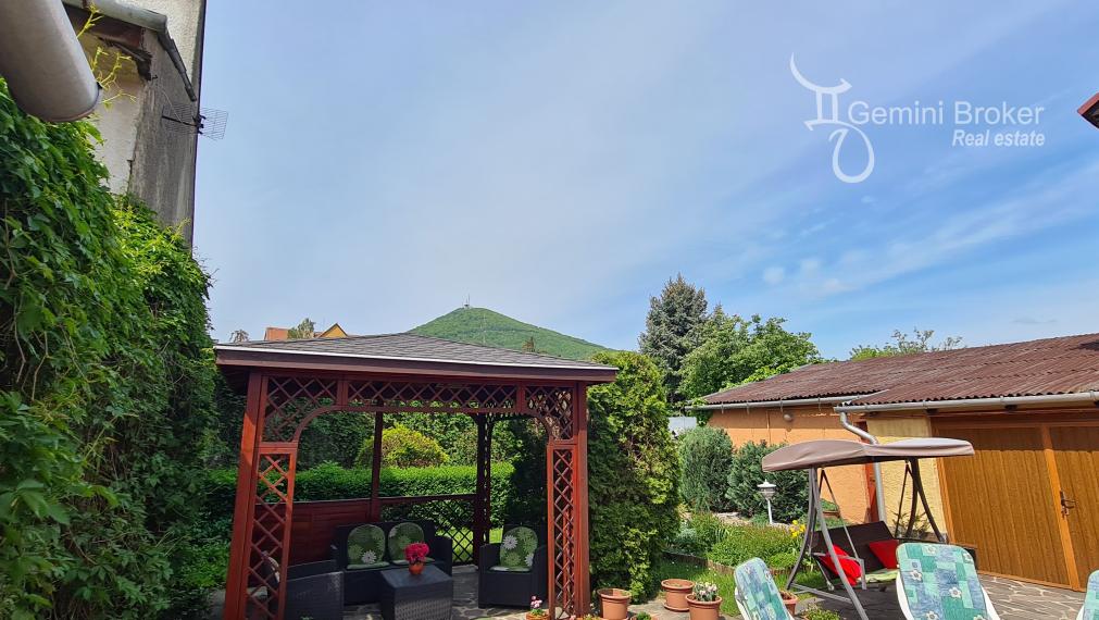 Znížená cena! Sátoraljaújhely - 6 izbový rodinný dom pre náročných v centre so súkromím