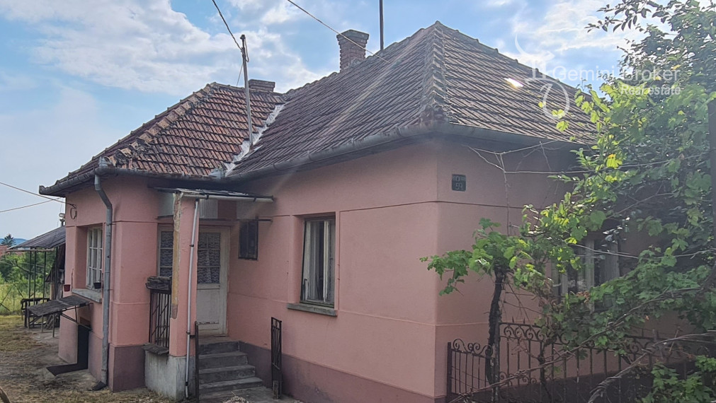 Szalonna - 3i RD pri jazere v dobrom stave len 1h od Košíc