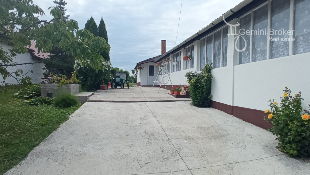 GEMINIBROKER v obci FONY 4 izbový rekonštruovaný dom