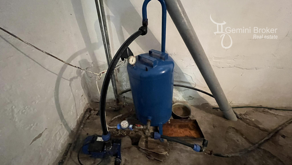 PERKUPA- 5 izbový poschodový dom v pôvodnom stave